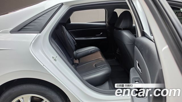 Hyundai AVANTE 2023 — photo 17