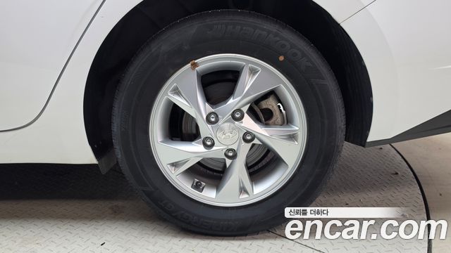 Hyundai AVANTE 2023 — photo 7