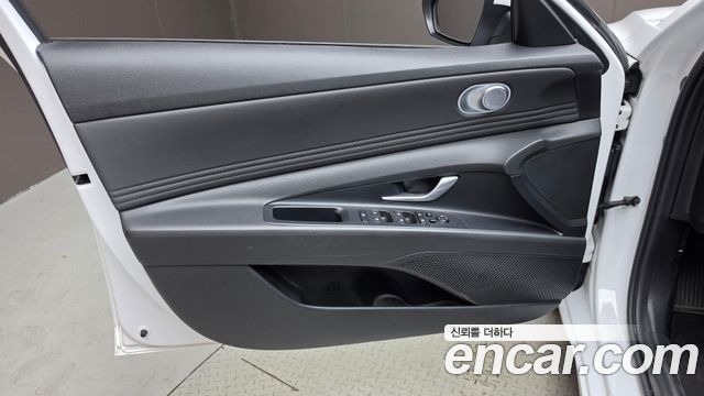 Hyundai AVANTE 2023 — photo 14