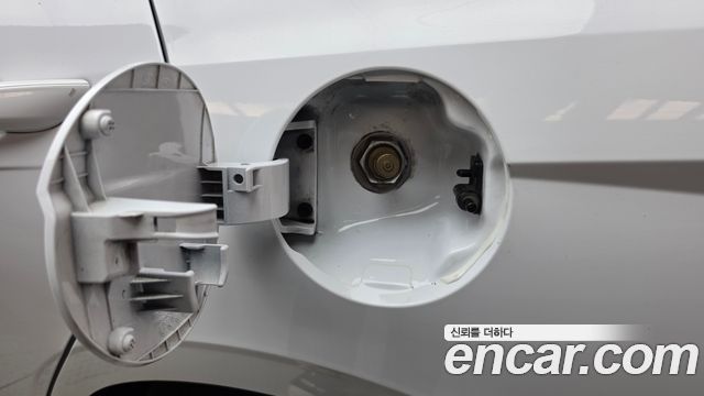 Hyundai AVANTE 2023 — photo 31