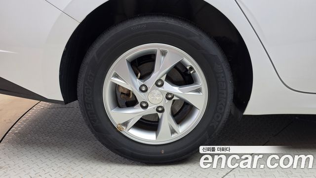 Hyundai AVANTE 2023 — photo 5