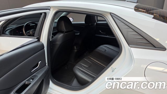 Hyundai AVANTE 2023 — photo 18