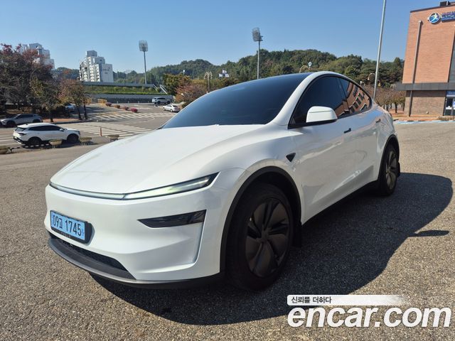 Tesla Model Y 2026 — photo 1