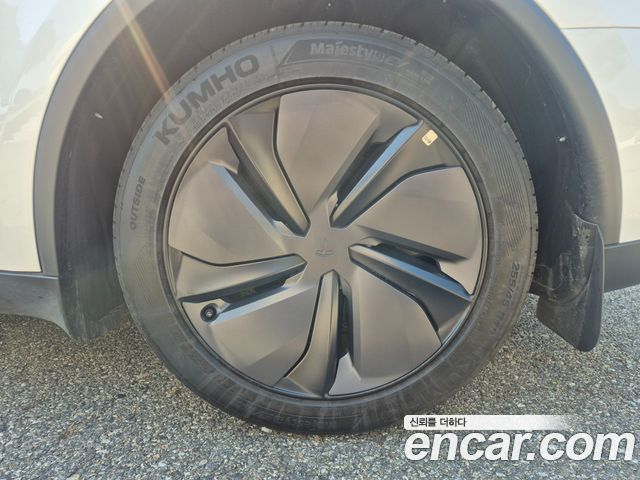 Tesla Model Y 2026 — photo 5