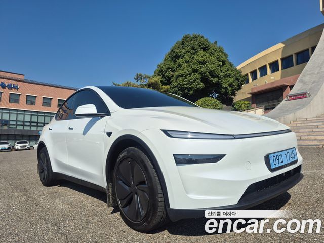 Tesla Model Y 2026 — photo 12