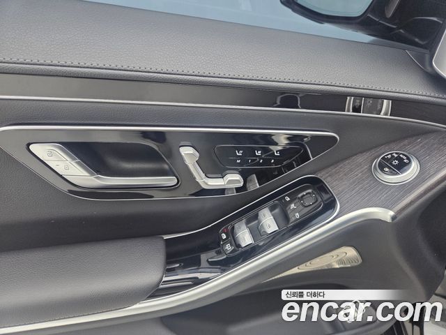 Mercedes-Benz S-Class 2021 — photo 10
