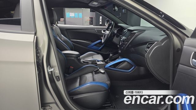 Hyundai Veloster 2017 — photo 17