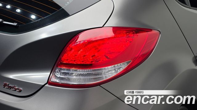 Hyundai Veloster 2017 — photo 9