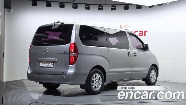 Hyundai Starex 2013 — photo 2