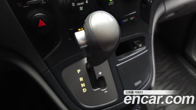 Hyundai Starex 2013 — photo 9