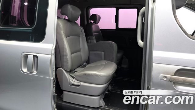 Hyundai Starex 2013 — photo 12