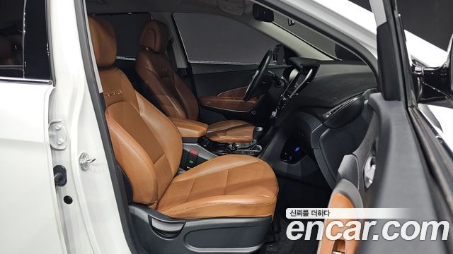 Hyundai Santafe 2018 — photo 16