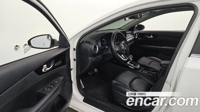 Kia K3 2023 — photo 13