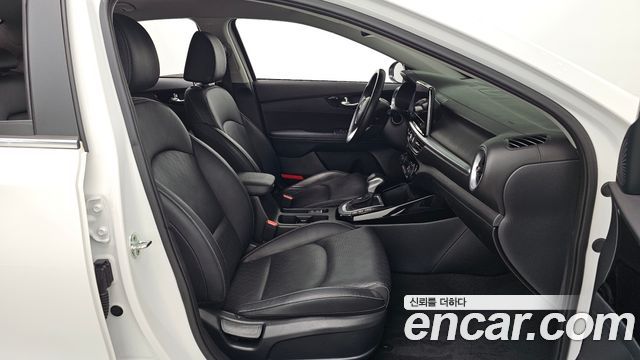 Kia K3 2023 — photo 17