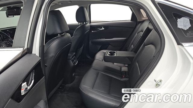 Kia K3 2023 — photo 16