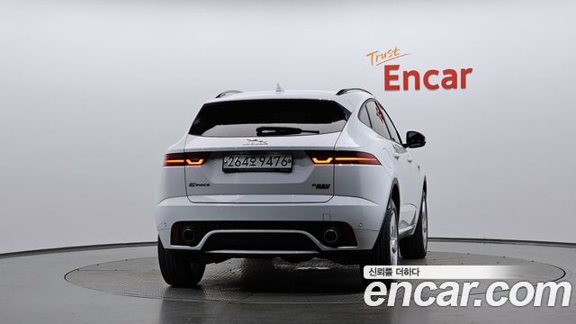 Jaguar E-PACE 2019 — photo 4
