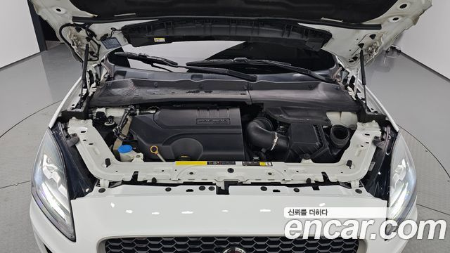 Jaguar E-PACE 2019 — photo 6