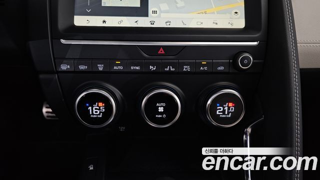 Jaguar E-PACE 2019 — photo 23