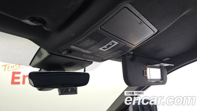 Jaguar E-PACE 2019 — photo 24