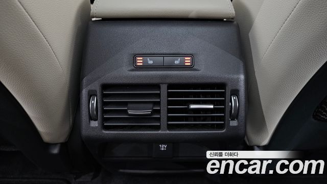Jaguar E-PACE 2019 — photo 32