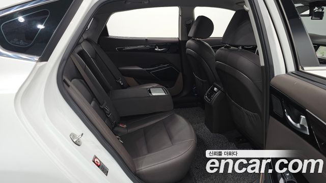 Kia K7 2018 — photo 18