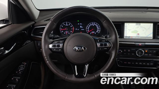 Kia K7 2018 — photo 19