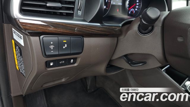 Kia K7 2018 — photo 24