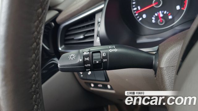 Kia K7 2018 — photo 26