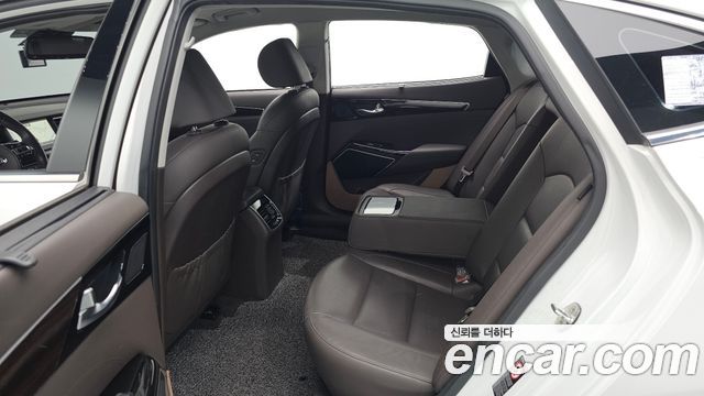 Kia K7 2018 — photo 16
