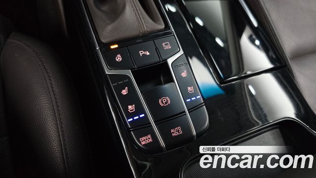 Kia K7 2018 — photo 28