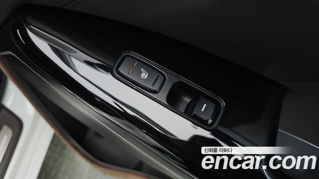 Kia K7 2018 — photo 30
