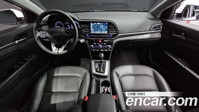 Hyundai AVANTE 2019 — photo 10