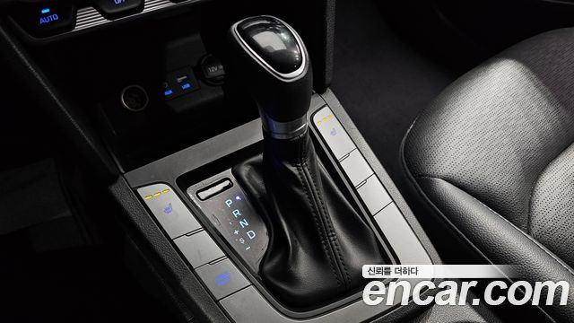 Hyundai AVANTE 2019 — photo 12