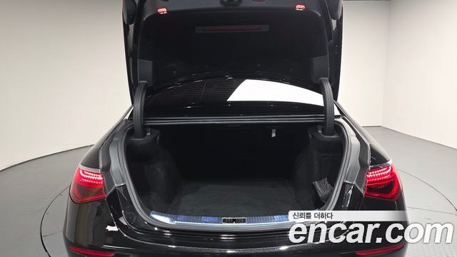Mercedes-Benz S-Class 2022 — photo 26