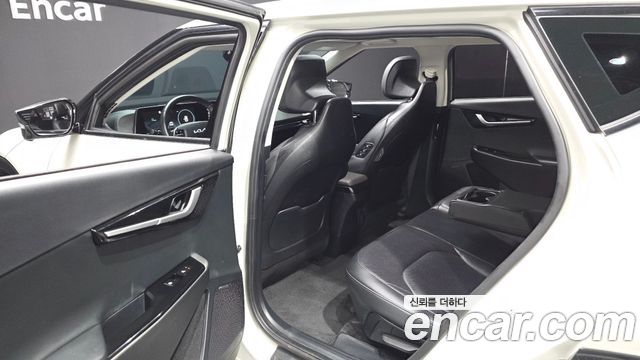 Kia EV6 2022 — photo 16
