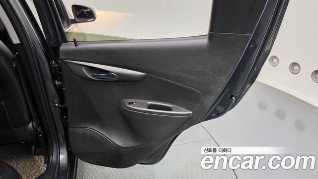 Chevrolet Korea Spark 2017 — photo 15