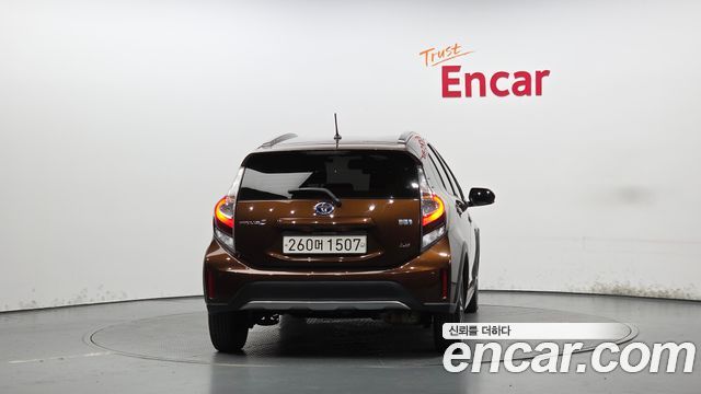 Toyota Prius 2021 — photo 4