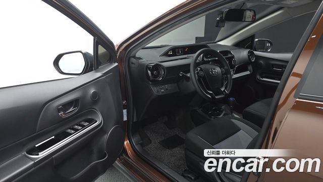 Toyota Prius 2021 — photo 13