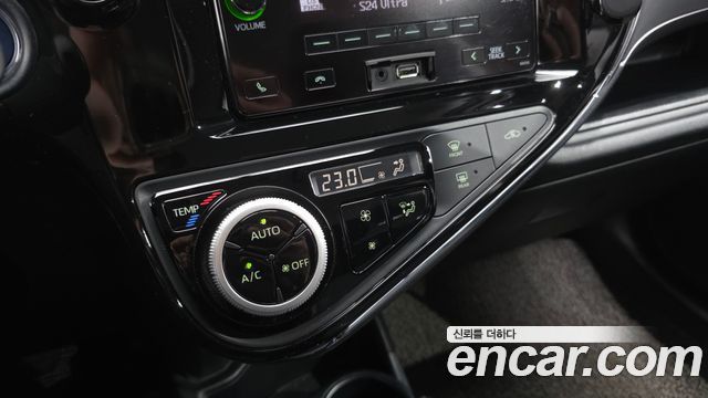 Toyota Prius 2021 — photo 23