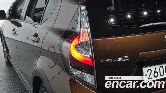 Toyota Prius 2021 — photo 9
