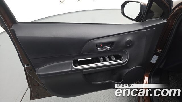 Toyota Prius 2021 — photo 14