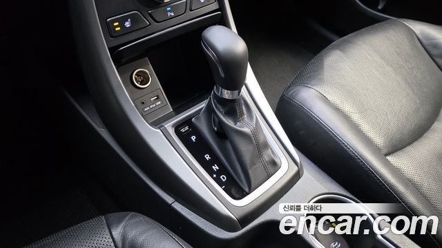 Hyundai AVANTE 2016 — photo 9