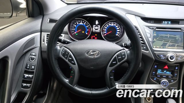 Hyundai AVANTE 2016 — photo 13