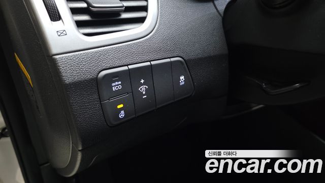 Hyundai AVANTE 2016 — photo 14