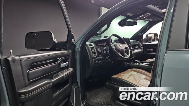 Dodge Ram Pick Up 2021 — photo 13