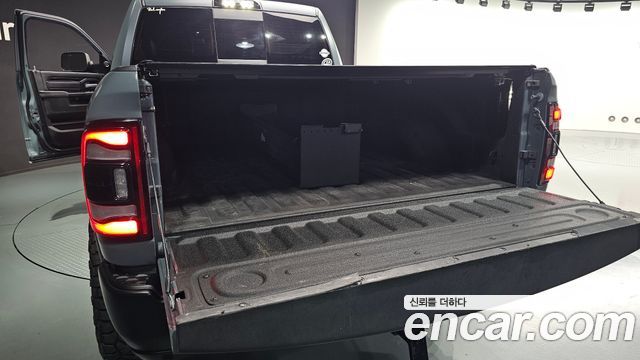 Dodge Ram Pick Up 2021 — photo 29