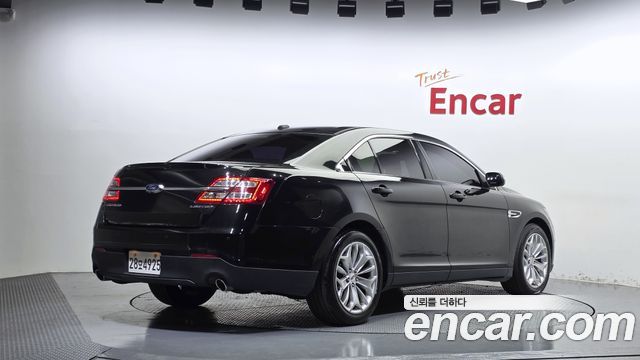 Ford Taurus 2015 — photo 2