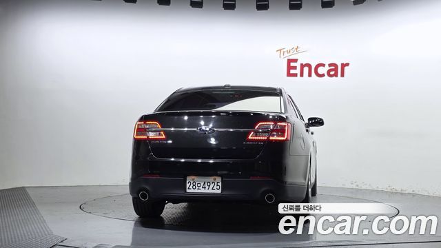 Ford Taurus 2015 — photo 4