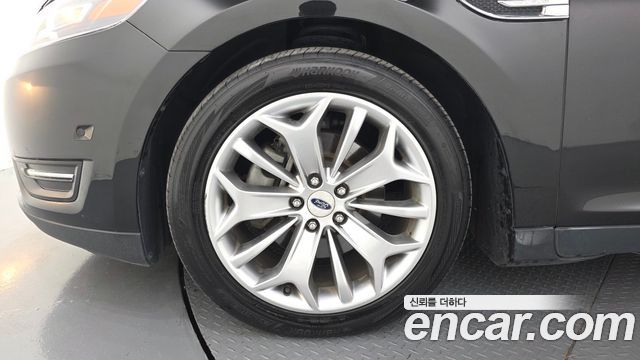 Ford Taurus 2015 — photo 5