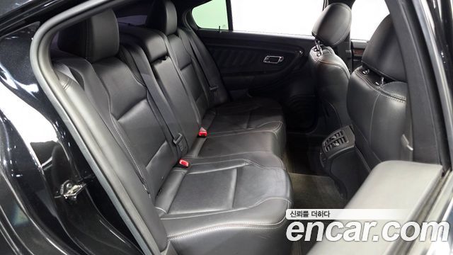 Ford Taurus 2015 — photo 12